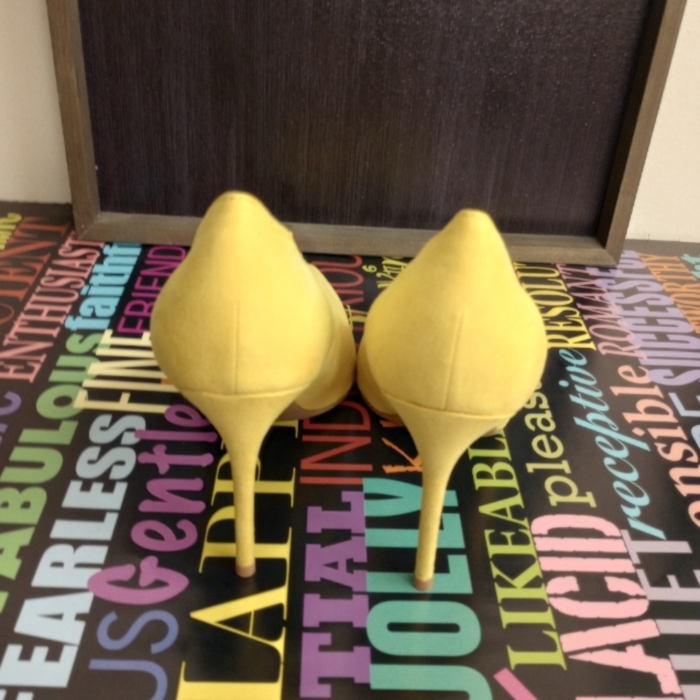 Splendid Yellow Nine West Stilettos!. - Picture 5 of 6